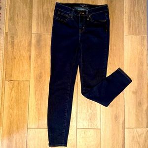NWOT J. Crew Mercantile dark wash stretch skinny jeans. Size W 26/L 28.